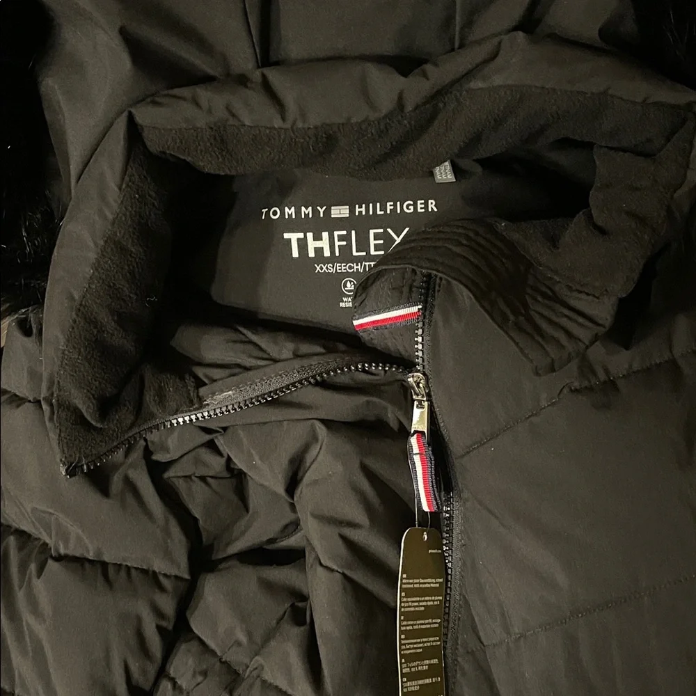 Tommy Hilfiger TH Flex Black Winter Jacket Removable Faux Fur Hood adj waist - Picture 2 of 14